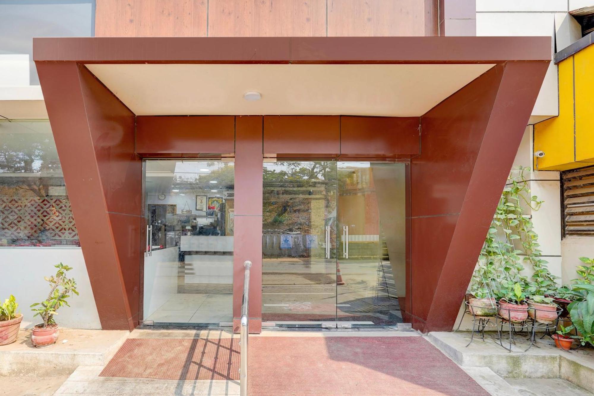 Super Hotel O Perungalathur Near Bus Stand Τσενάι Εξωτερικό φωτογραφία