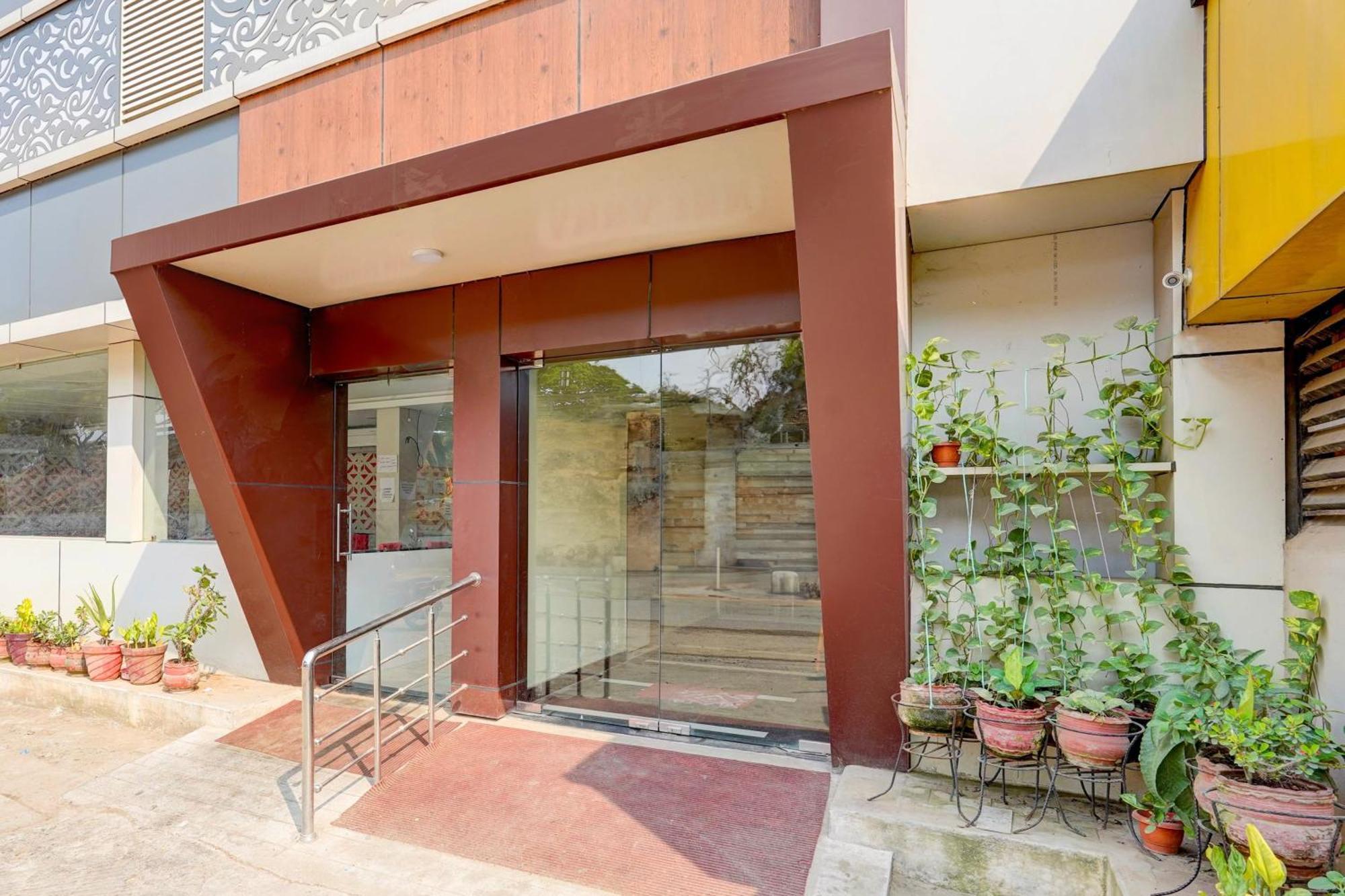 Super Hotel O Perungalathur Near Bus Stand Τσενάι Εξωτερικό φωτογραφία